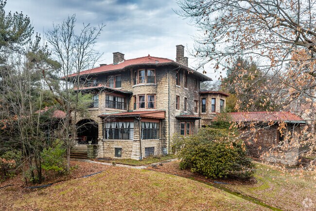 You can find classic mansions in the North Hills historic district of New Castle.
