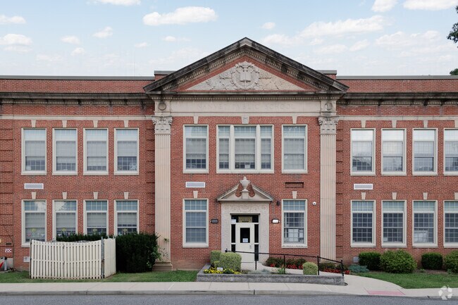 72% of students at Highview Elementary School are proficient in math.