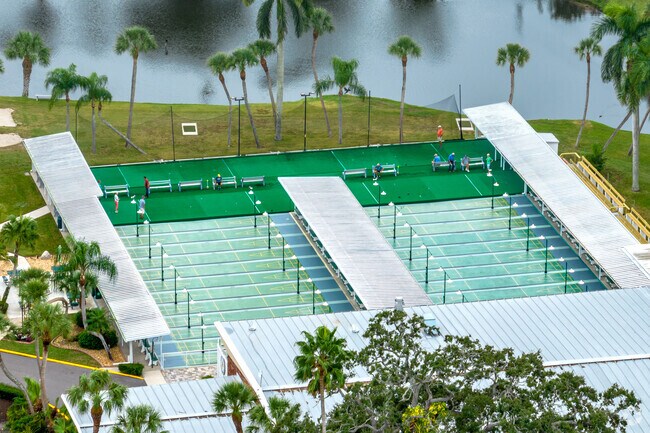 Many 55+ communities in Oneco offer residents pools, shuffleboard, and other amenities.