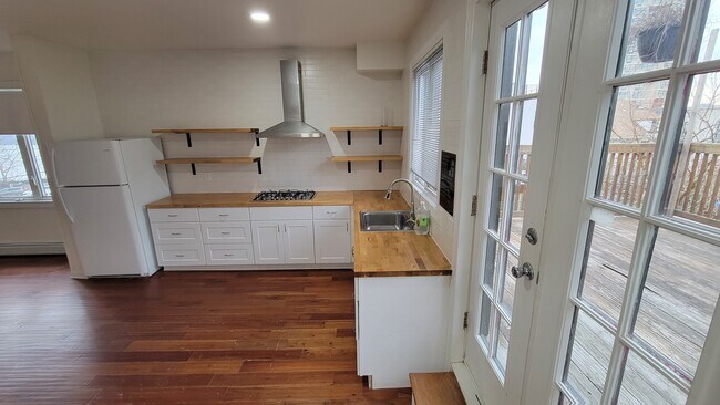 19 70th St unit 2, Guttenberg, NJ 07093 - photo 3