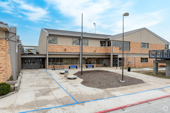 Papillion Middle School has above average test scores.