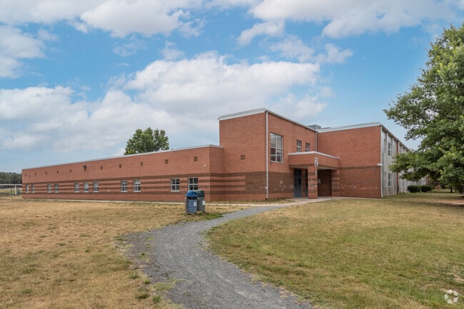 Parklawn Elementary School is one of several quality education centers in Lincolnia.