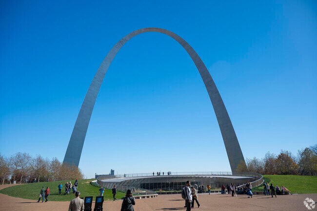 The Gateway Arch is the world’s largest Arch stands 630-foot-tall and is in St. Louis, Missouri.