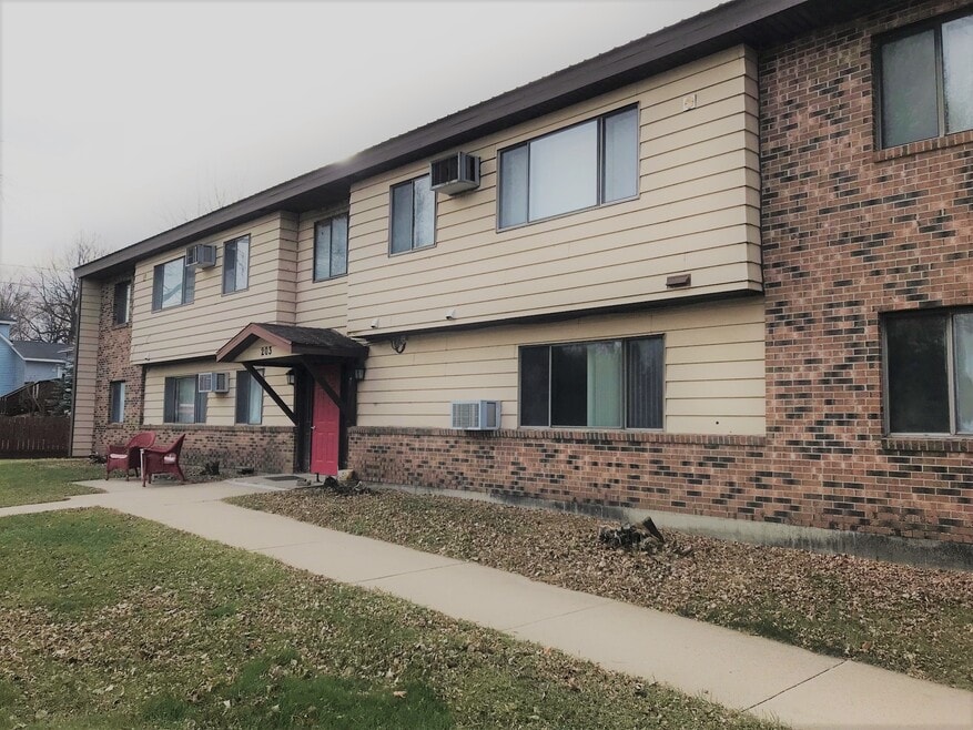 203 N 1st St unit 1, Elysian, MN 56028 - photo 1