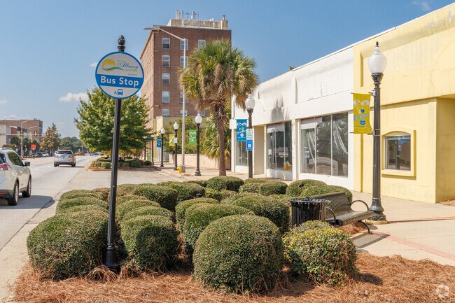 Public transportation is an efficient option for commuting in and out of Downtown Albany.