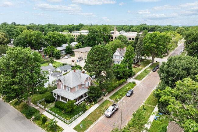 Home lots are close together in Downtown Champaign.