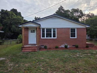 213 S 5th St, Spring Lake, NC 28390