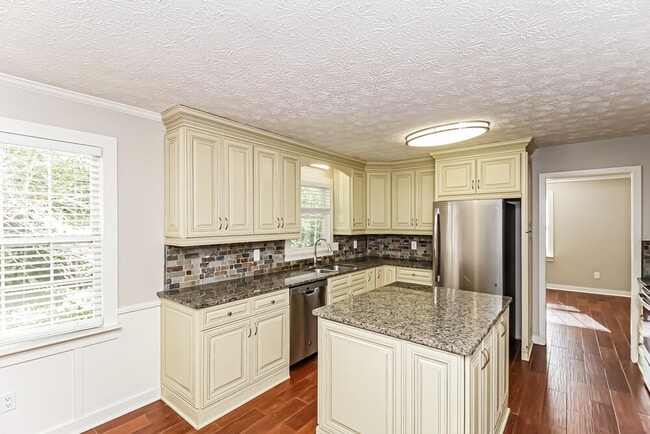 1401 Rhododendron Dr NW, Acworth, GA 30102 - photo 7