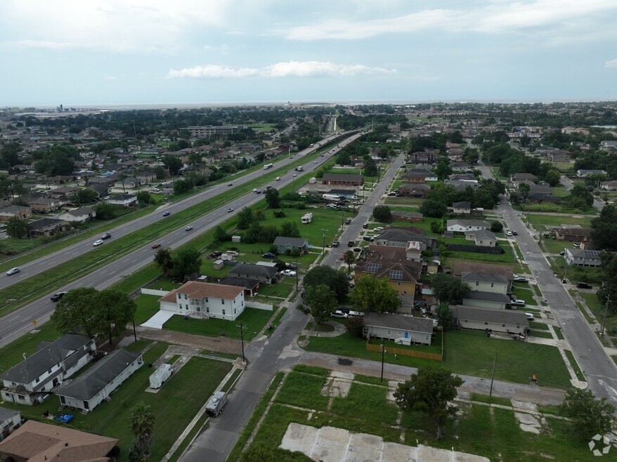 6501 Selma St, New Orleans, LA 70126 - photo 2