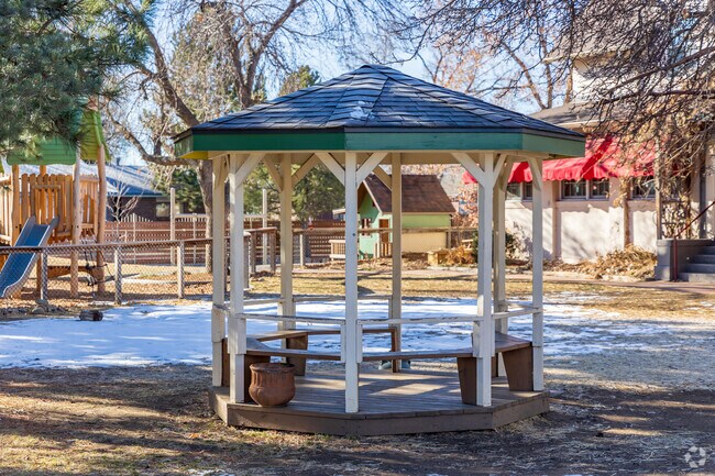 Mountain Phoenix Community School boasts a student teacher ratio of 20:1.