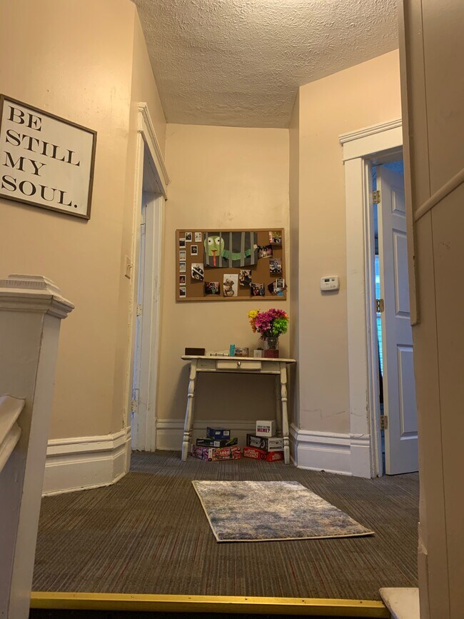 628 Hal Greer Blvd unit 2, Huntington, WV 25701 - photo 2