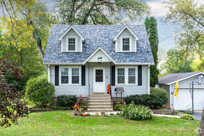Duck Lake has a variety of homes including some with colonial architectural features.