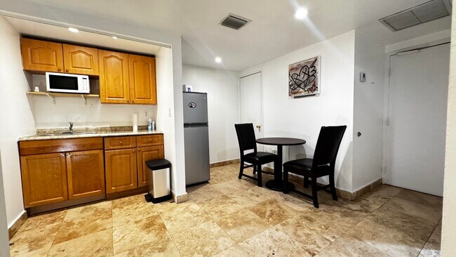 999 Brickell Bay Dr unit 2011, Miami, FL 33131 - photo 4