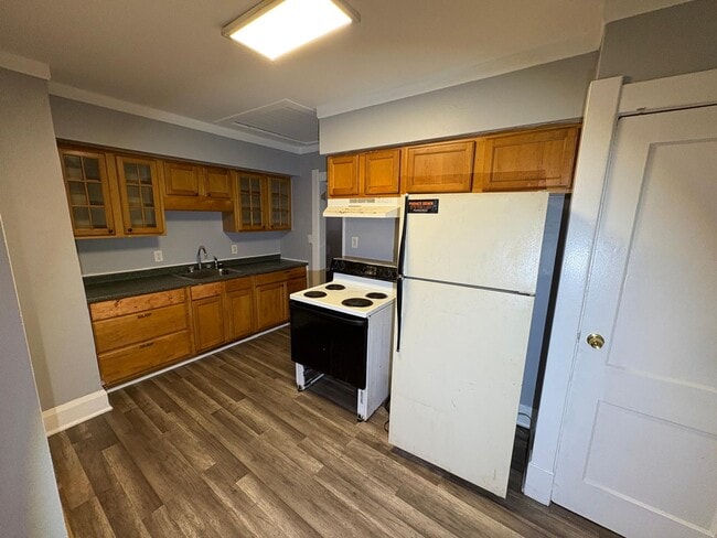 261 Spring Grove Ave, Toledo, OH 43605 - photo 3