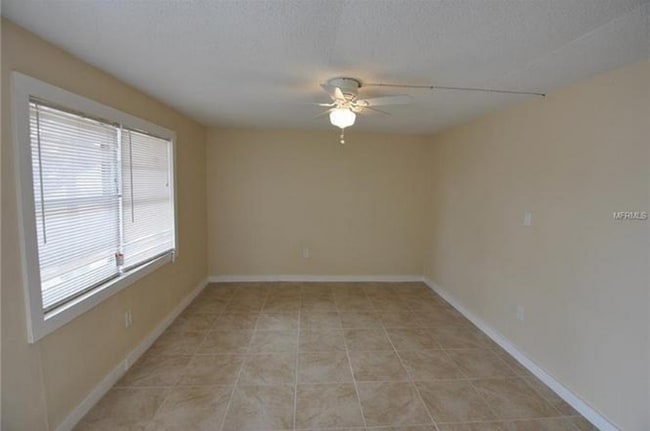 315 SE Dr M L K Jr Ave, Mulberry, FL 33860 - photo 2