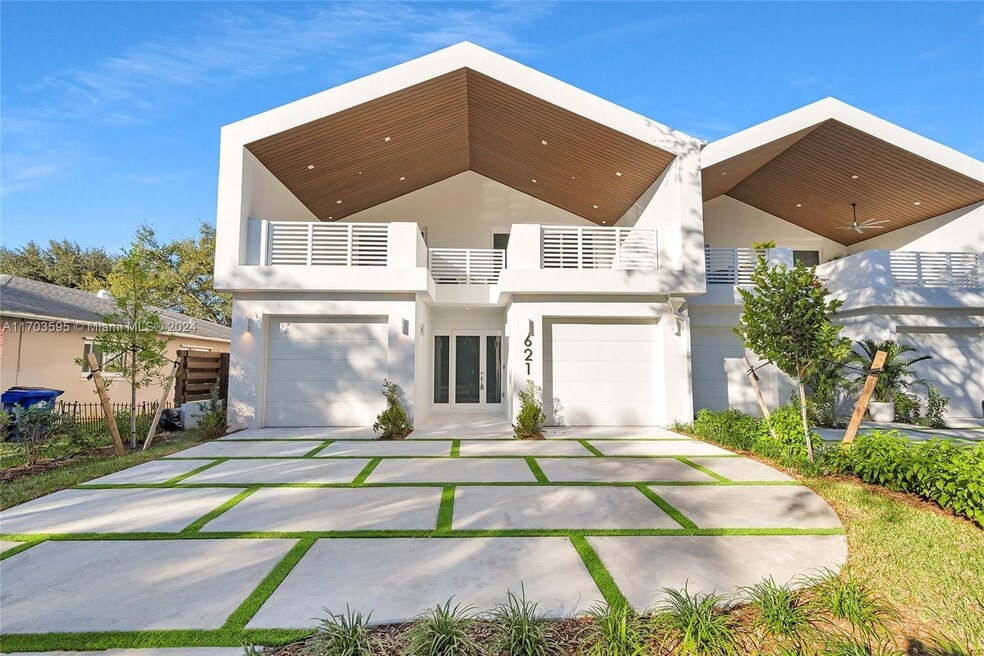 621 SW 15th St, Deerfield Beach, FL 33441 - photo 1