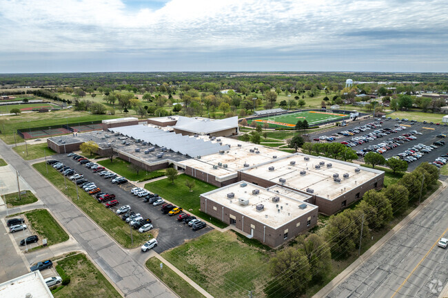 Many students attend Augusta High School after graduating middle school.