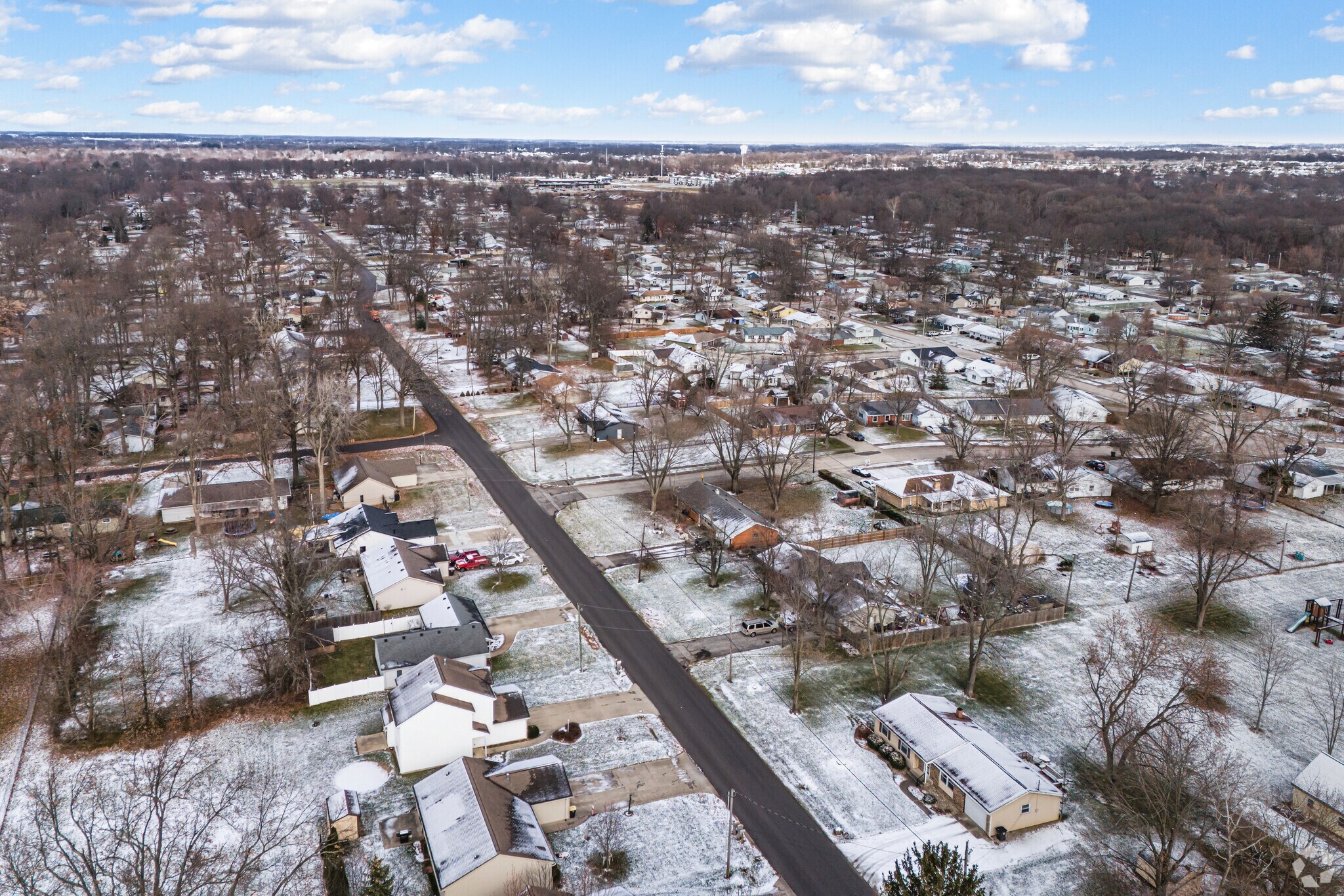 Residents are close to retail and grocery options in Royal Oaks.