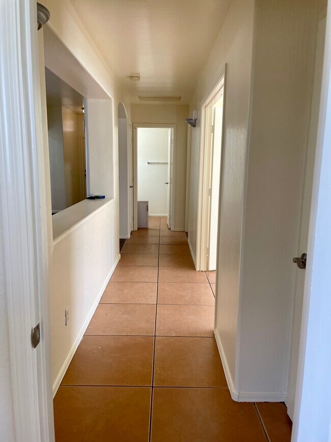 1048 E Susan Ln, Tempe, AZ 85281 - photo 7