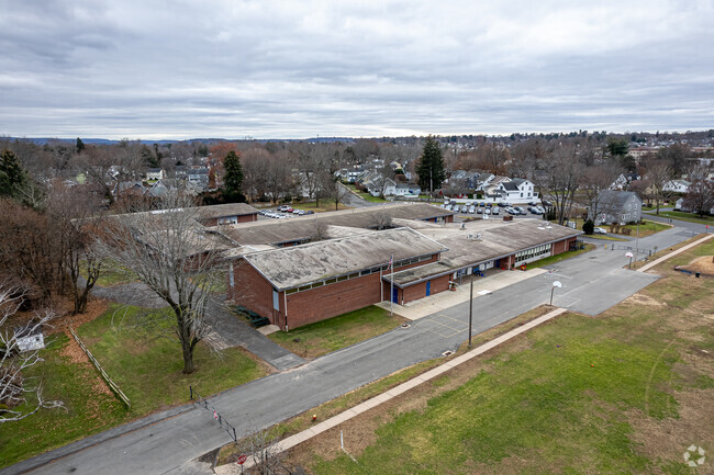 Alfred W. Hanmer School students score 47% math proficiency and 62% in Reading.