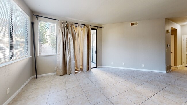 3784 Stoneglen N unit N, San Pablo, CA 94806 - photo 2