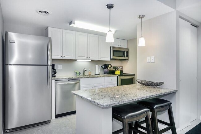 527 D'Onofrio Dr unit 1, Madison, WI 53719 - photo 2