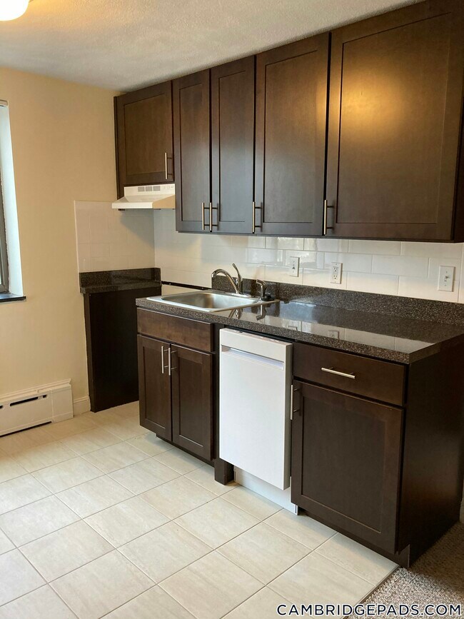 15 Chester St Unit 23, Cambridge, MA 02140