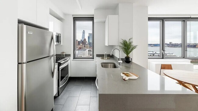 606 W 57th St unit 326, New York, NY 10019 - photo 5