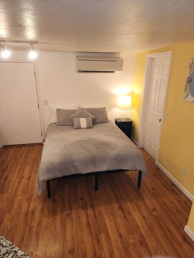 1428 Crown Ave unit ID1337819P, Medford, OR 97504 - photo 5