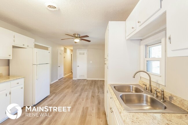 7810 E 112th St, Kansas City, MO 64134 - photo 5