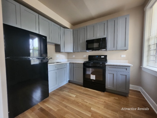 1434 W Marquette Rd, Chicago, IL 60636 - photo 4