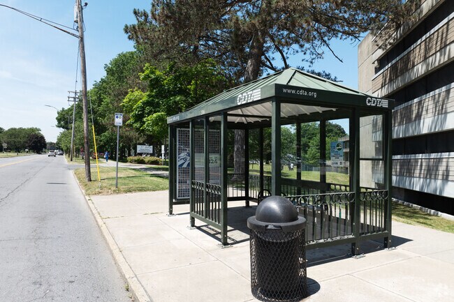 CDTA buses on New Scotland and Hackett connect Helderberg across the Capital Region.