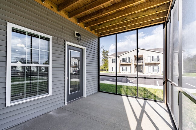 1BR, 1BA 900 SF Patio