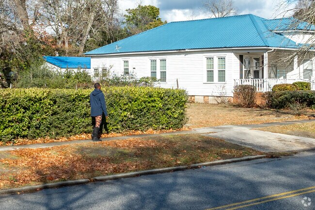 Birnie residents can easily walk to Downtown Sumter.