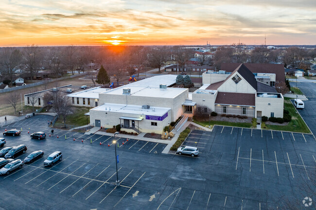 The Springfield Lutheran School campus is associated with the Redeemer Lutheran Church.