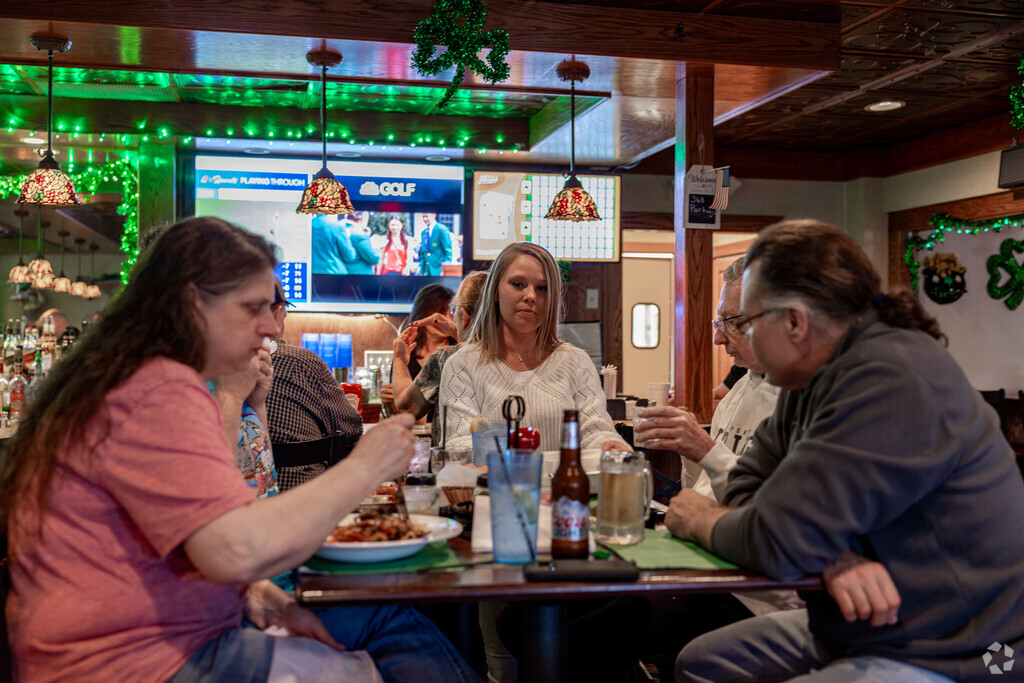 Dominic's Rose Villa is a Portage Lakes Hot Spot for a delicious Italian meal.