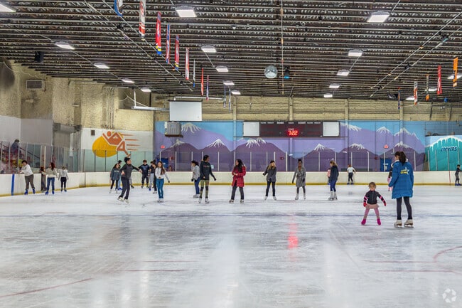 Have a wonderful skating time at Kendall Ice Arena near The Hammocks, FL.