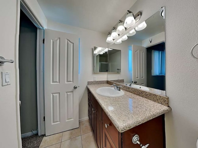 27848 Crosspath Ave, Canyon Country, CA 91351 - photo 7