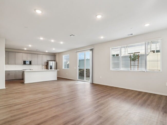 2046 Meyer Ln, Redlands, CA 92374 - photo 5