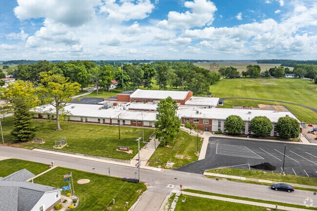 Summitville Elementary is located in east Summitville.