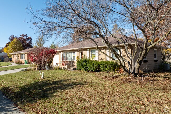 House prices in Meeker North range from  $230,000 to $380,000.