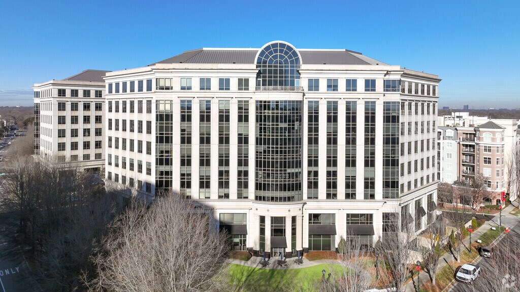 About Beverly Woods Schools, Demographics, Things to Do