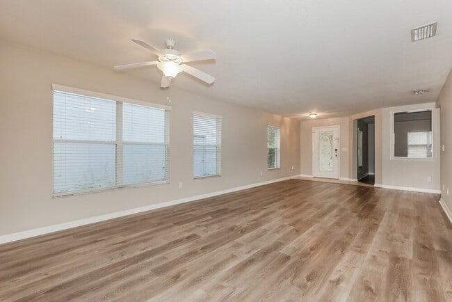 407 Vine Cliff St, Ruskin, FL 33570 - photo 3