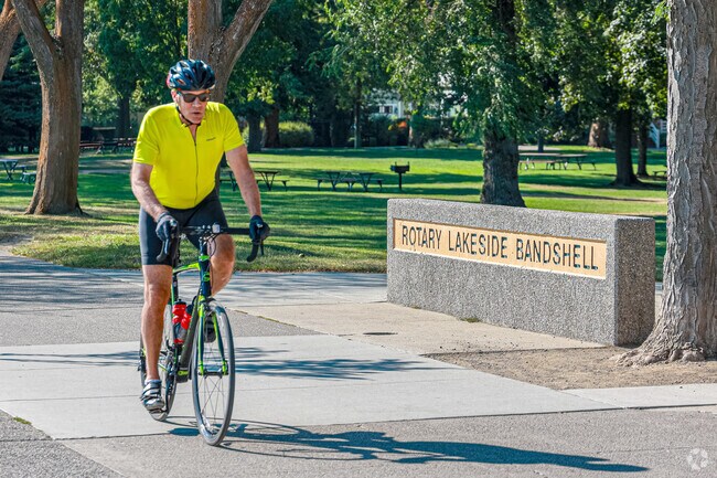 Residents take full advantage of the outdoor lifestyle in the Highlands neighborhood.