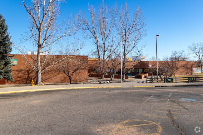 Coronado Elementary School in Littleton has a student-teacher ratio of 17 to 1.
