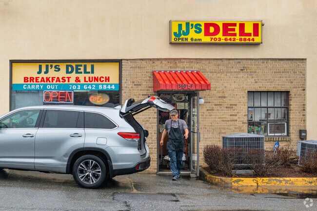 JJ's Deli in Bren Mar Park serving up mouthwatering flavors and warm hospitality.