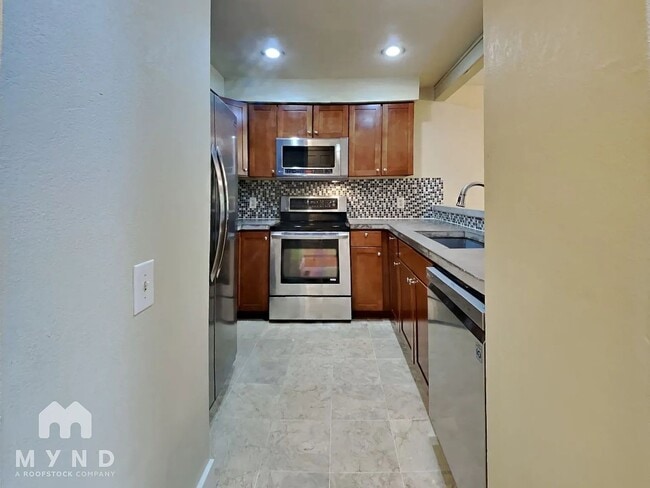 2002 S Helena St, Aurora, CO 80013 - photo 2