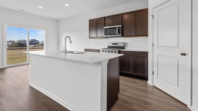 1451 Aspen Ln, Pingree Grove, IL 60140 - photo 2