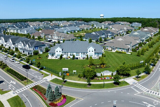 Country Pointe Meadows is an award-winning 55+ community of townhomes and villas in Yaphank.