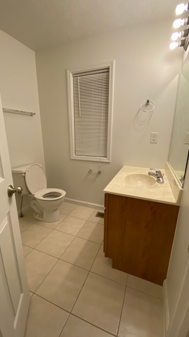 Front master bedroom bathroom